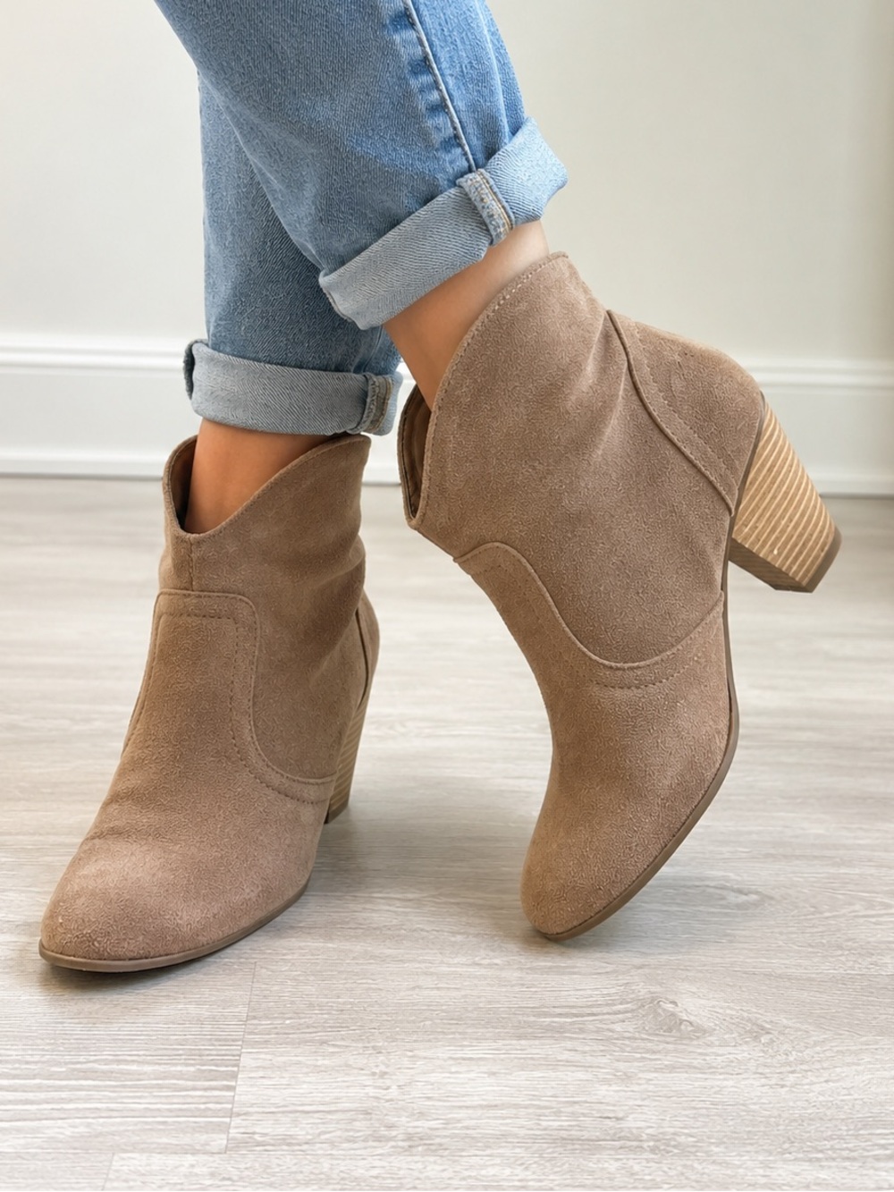 JustFab Western Suede Ankle Boots Block Heel Slip On Tan Brown Women’s Size 7